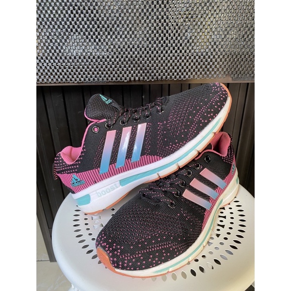 Sepatu second brand Adidas