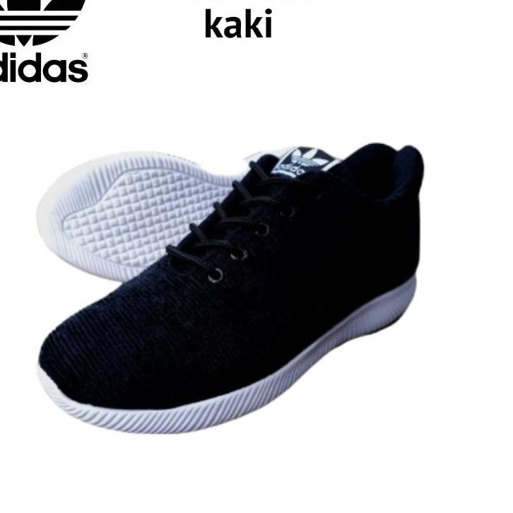 ド Sepatu adidas hitam putih / Sepatu Sekolah Hitam Polos Cewek Cowok Sepatu snekers terlaris ㅐ