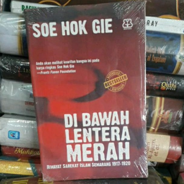 Di Bawah Lentera Merah