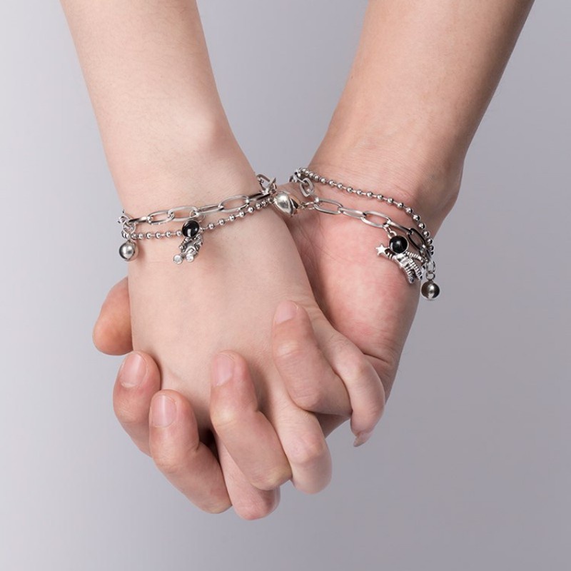 2 Pcs Korea Fashion Bintang Menaikkan Dan Memetik Bintang Cinta Magnet Astronot Double layer Rantai Manik Rantai Pasangan Gelang Hadiah Perhiasan