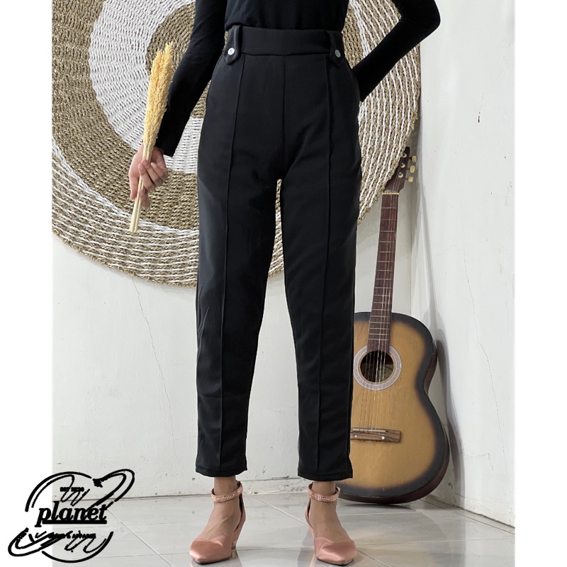 CELANA POLOS JUMBO BIG SIZE WANITA PINGGANG KANCING BENIK BAHAN SCUBA MELAR BAWAH PENSIL SEMI LEGGING SUPER JUMBO BB 100 PINGGANG KARET DOTY LUNA PANTS CELANA KERJA MODEL TERBARU