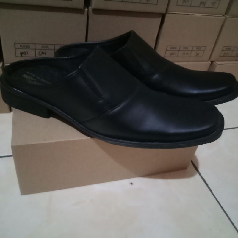 Sepatu slop pria bahan kulit sentetis/ Sandal kuit sentetis pria