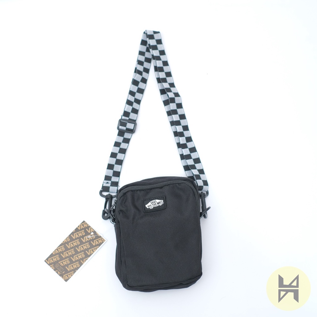 Tas Kecil Pria Wanita Unisex Vans Go Getter Cross Body Black Original