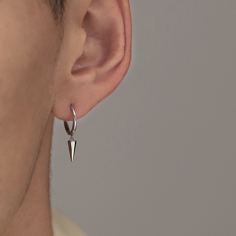 2 Pcs / set Personality Cone Earrings Men and Women Cone Punk Earrings Earrings Hip-hop Earrings