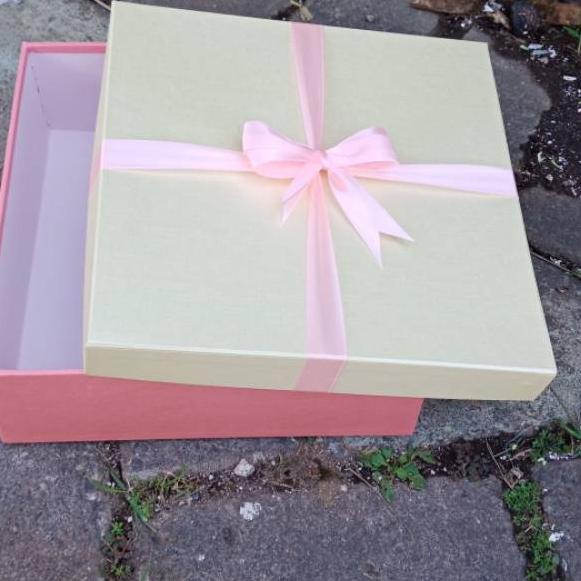 

Spesial Sale Kotak kado/hardbox,/ Hampers/,packaging 22x22x8cm