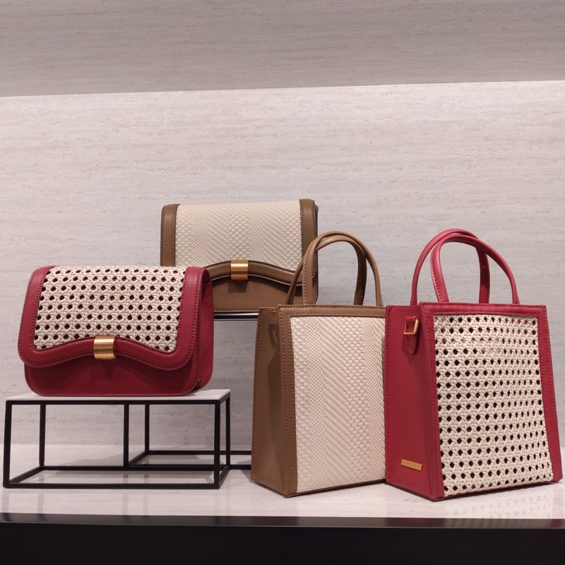 Prelove Tas Charles and Keith Warna rose Original Store