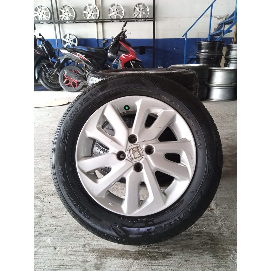 velg bekas mobil mobilio