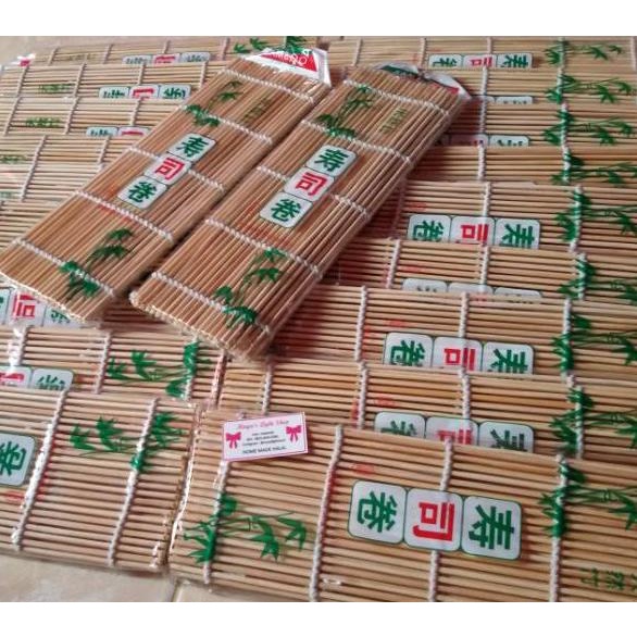 

Grosiran Murah Paket sushi nori 20 lembar + 1bambu makisu penggulung bambu sushi dry seaweed manjun takokaya halal