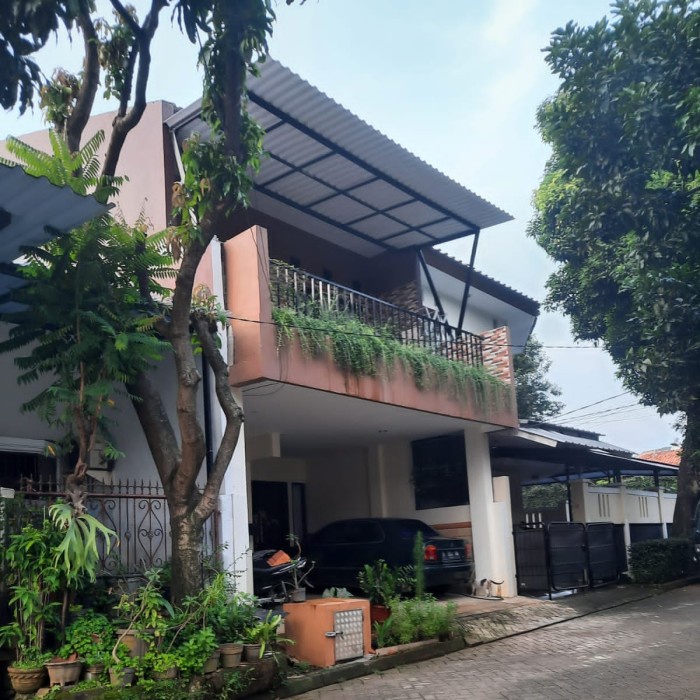 kanopi besi atap alderon minimalis