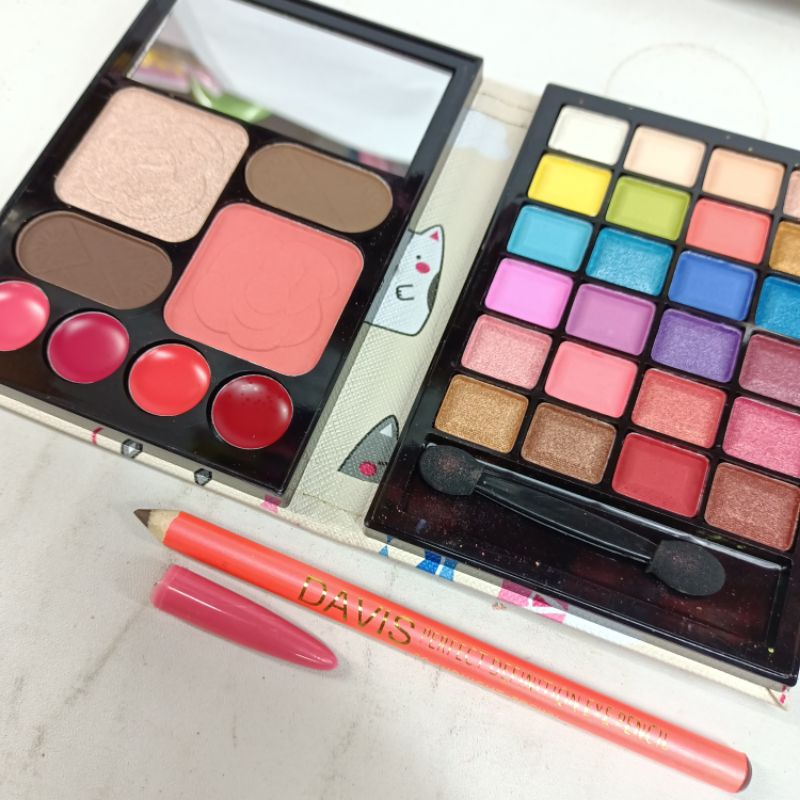 Eyeshadow Dompet Sedang Free Pensil Alis