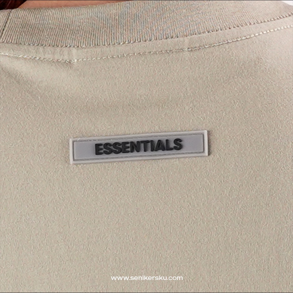 Essentials FOG Silicon Applique Taupe Tee