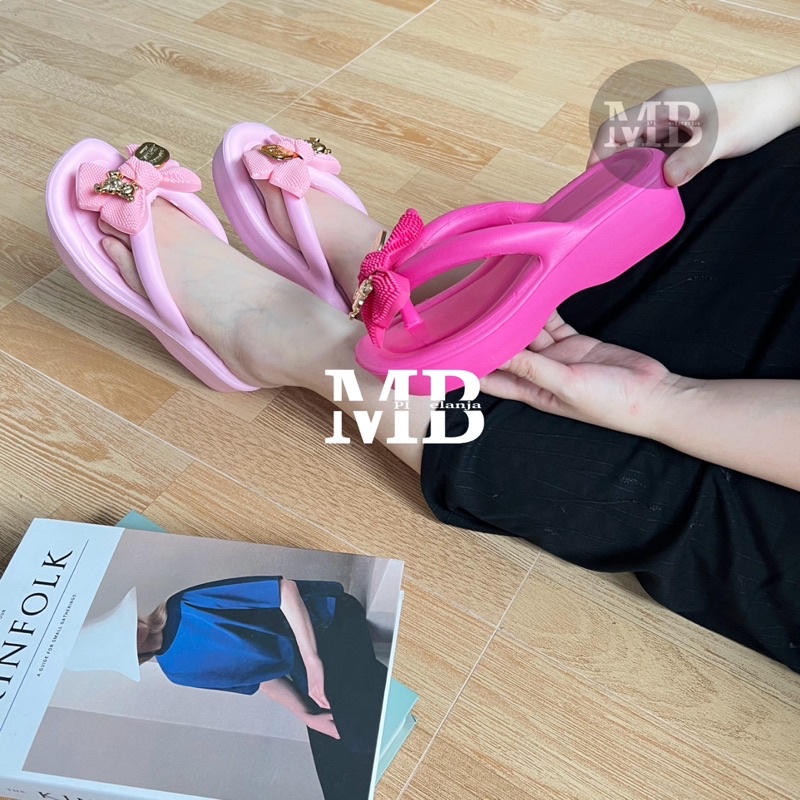 SANDAL JELLY WEDGES JEPIT JIBBITZ BEAR EVA RUBBER EMPUK RINGAN MELISSA