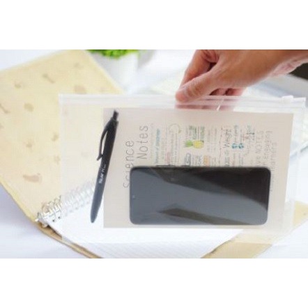 

KANTONG ZIPPER B5 26 RING ZIPPER POCKET MULTIRING BINDER