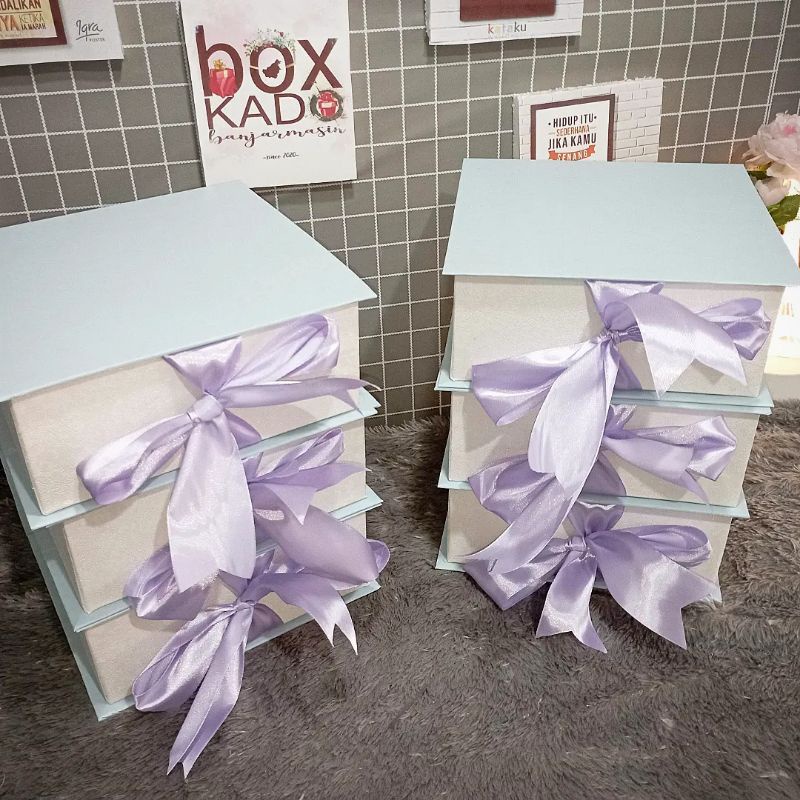 

Box Kado Ukuran 20cm x 20cm Tinggi 8 Blue beby + putih by Box Kado Banjarmasin