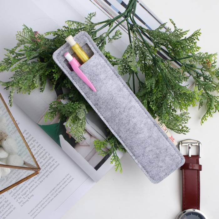 

Tempat Pensil Uchii Felt Pen / Stylus Holder Case Cover Sarung Pensil Anti Gores S