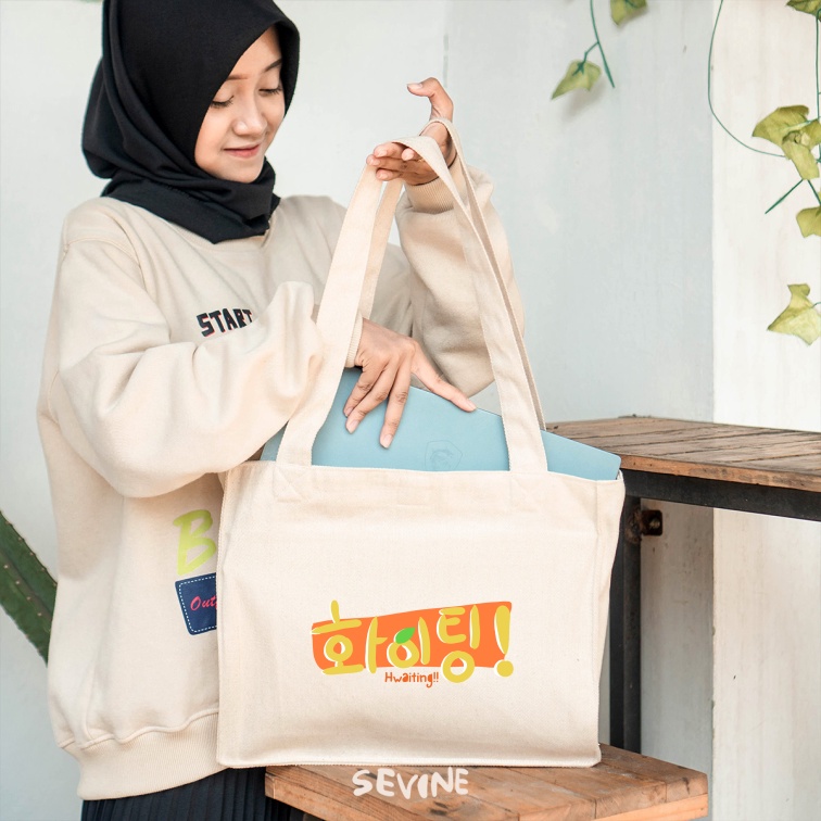 Sevine Totebag Kanvas Daisy Tas Wanita Tote Bag Kantong Laptop Kuliah Sekolah Kerja Aesthetic Korean Typography Style - EF