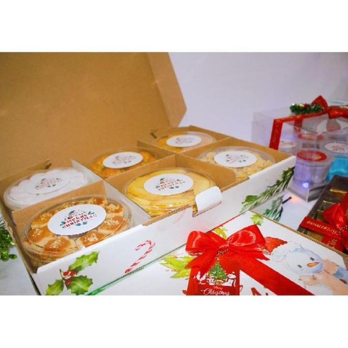 

READY GOJEK SURABAYA HAMPERS NATAL KUE KERING KASTENGEL PARCEL MERRY WF54634ER