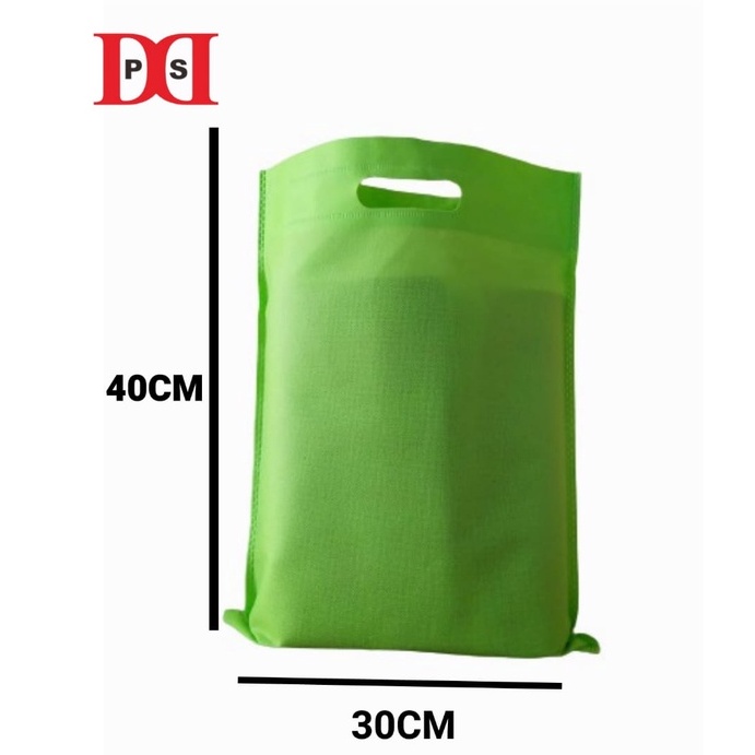 

Goodie Bag Oval 30x40 Ketebalan Bahan 70gsm Dan 75gsm harga per KODI - tas kain - Spunbond