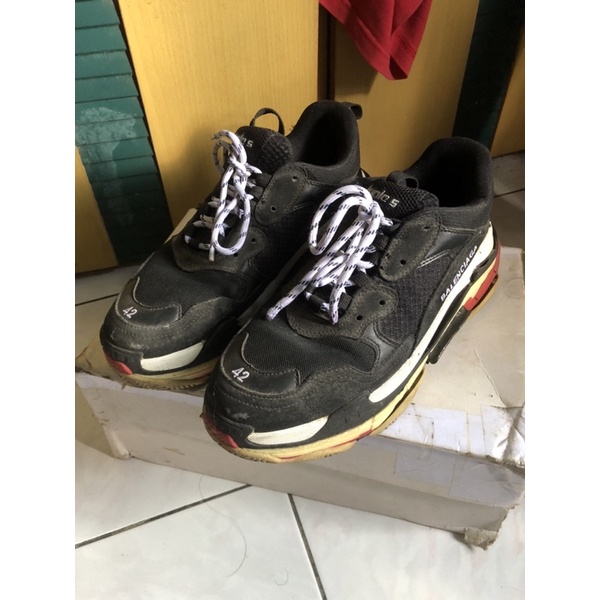 sepatu second balenciaga