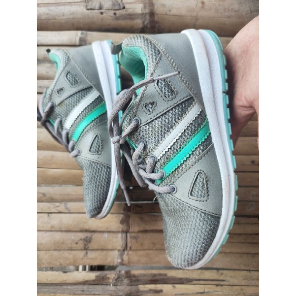 sepatu sneakers sport olahraga anak tanggung 34 ando pl preloved murah