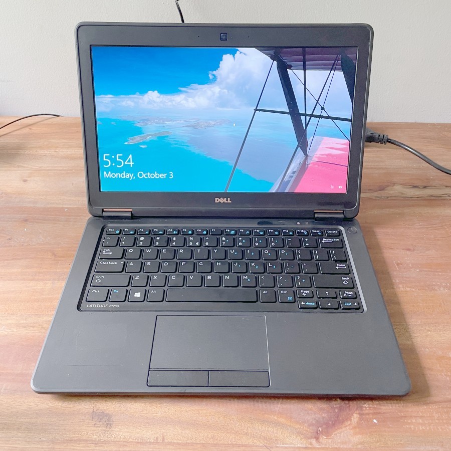 Dell e7250 i5 Gen5 - 4 GB||SSD 128GB