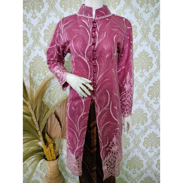 KEBAYA AMONG TAMU