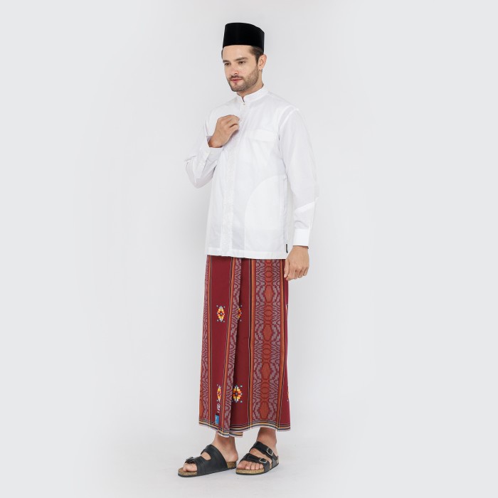 Sarung BHS Classic Gold Motif SSF Merah