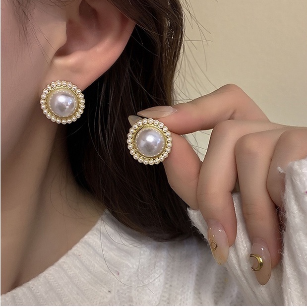 Anting Pejantan Mutiara Temperamen Anting Pejantan Berlian Ladies Earrings