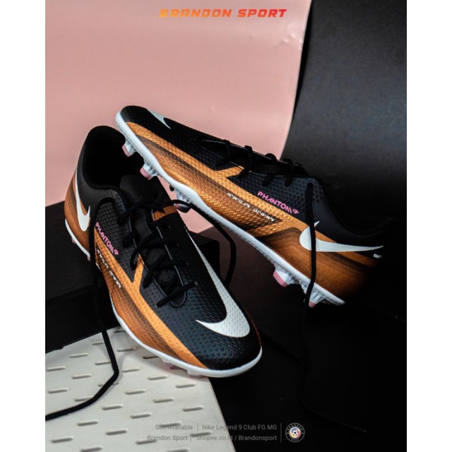 Sepatu Bola Nike Phantom GT2 Club FG/MG