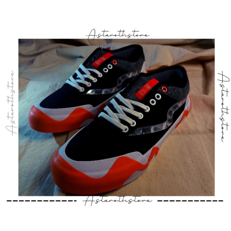 Patrobas X Cleo Black Low Sneakers