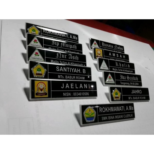 

NameTag Peniti / Magnet Resin Mengkilap