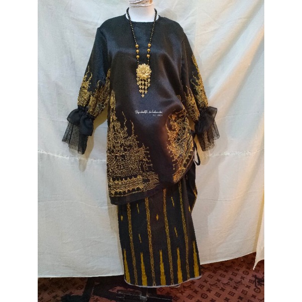 BajuBodo Hitam bordir dan polos & Sarung Sabbe sarung tenun lipaSabbe