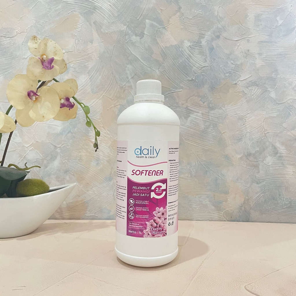 SOFTENER 2IN1 PEWANGI DAN PELEMBUT PAKAIAN 1 LITER  DAILY SOFTENER CHERRY BLOSSOM