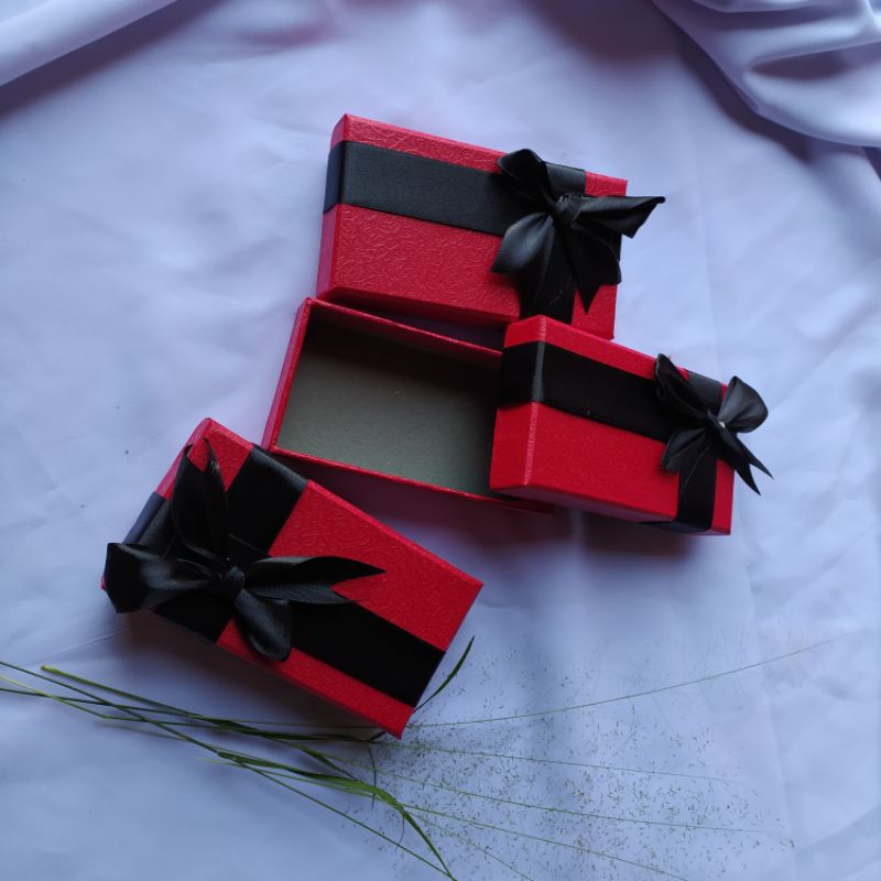 

Box Custom warna Hitam(gold)