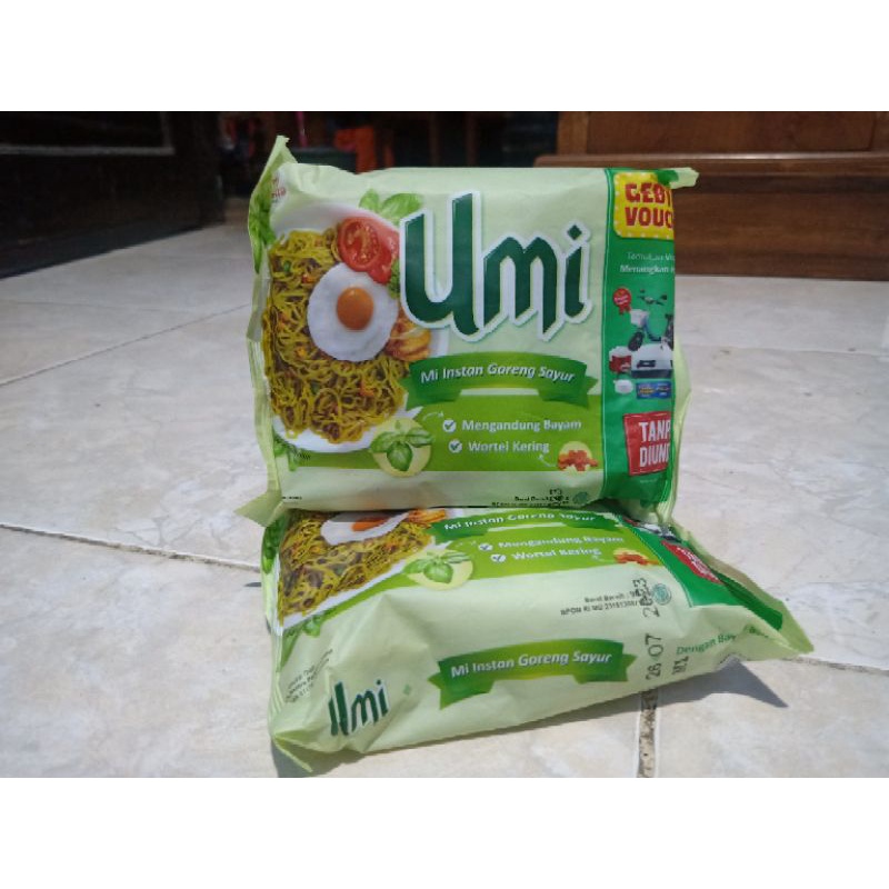

Umi mie instan goreng sayur