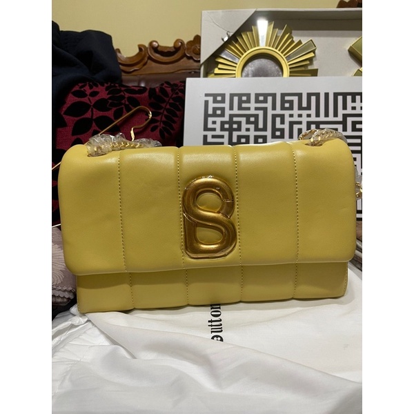 Nora Flap Bag buttonScraves