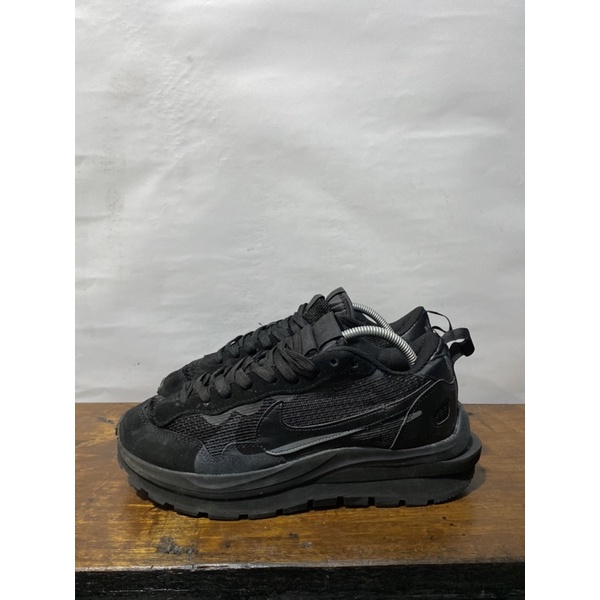 sepatu second original nike sacai bapor waffle size 43