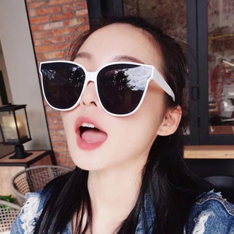 (YUZHU) Korea Fashion Mata Kucing Mata Kucing Kacamata Hitam Wanita Vintage Bingkai Bulat Sunglasses Women