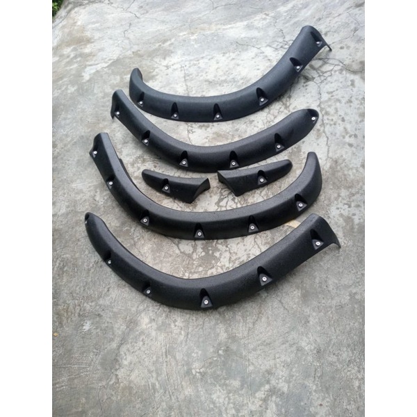 Over Fender Strada L200