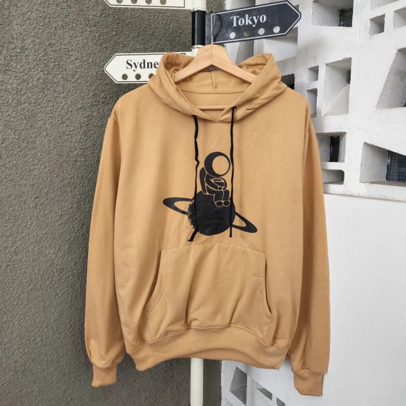 lonely astronot hodie