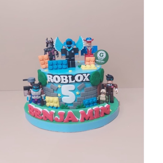

ROBLOX UK 15CM / MAINAN ROBLOX RANDOM ( KUE ULANG TAHUN )