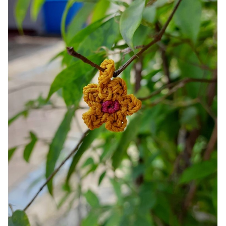 Aplikasi bunga rajut mini flower gantungan tali