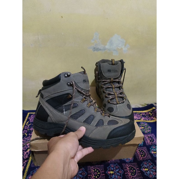 sepatu gunung rugged outback second 44
