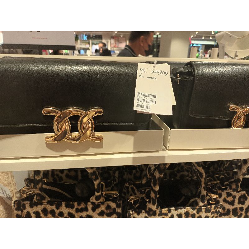 SALE handbag h&m baru pricetag utuh tas kecil hitam dari hnm dijamin asli ori  jastip