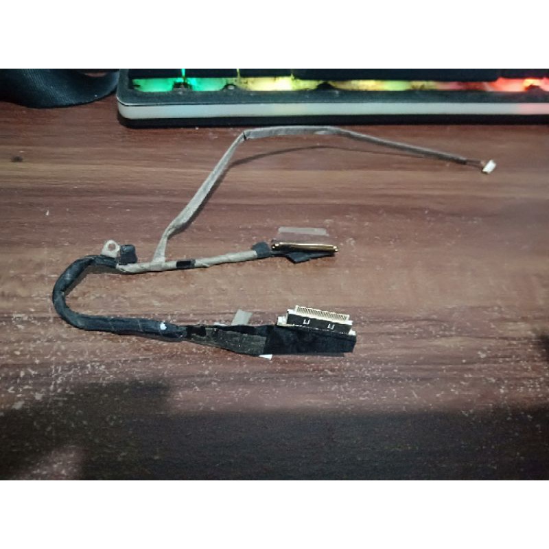 kabel fleksibel layar Acer aspire one 722