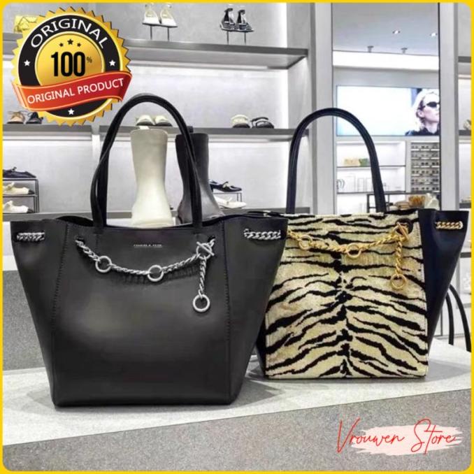 TAS WANITA CHARLEESS N KEITHHH CK MINTA CHAIN-EMBELLISHED TOTE BAG SFD52646O