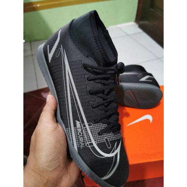 Nike Mercurial Superfly 8 Club Futsal Size 42.5 New BNIB Original 100%