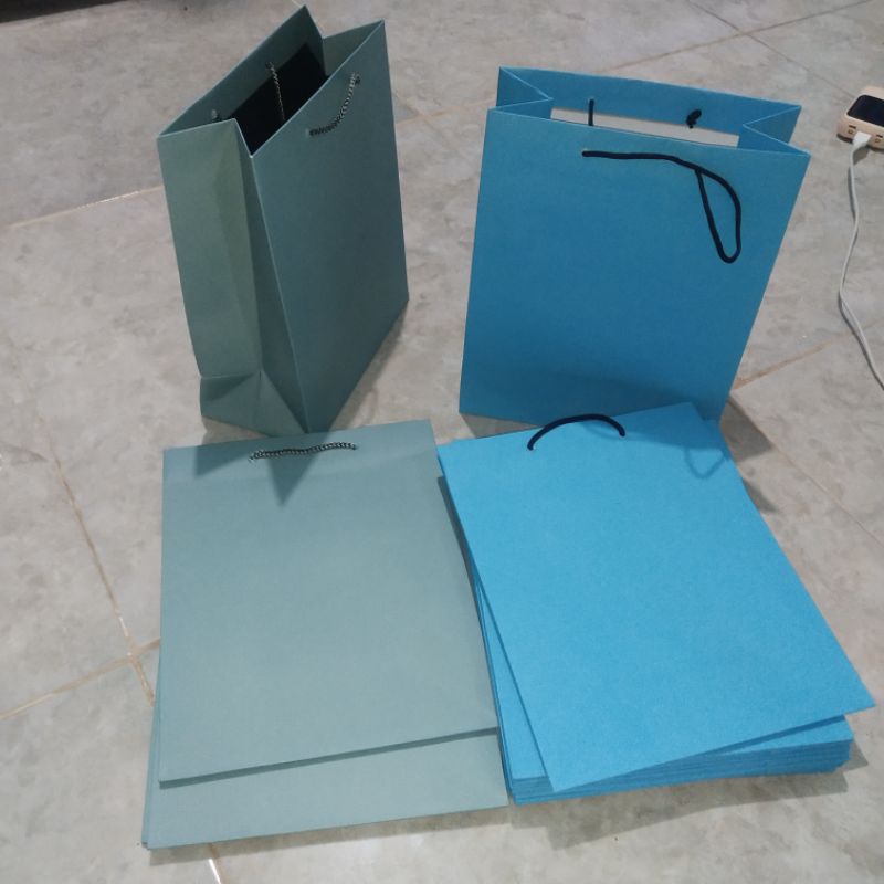

PAPER BAG MINI UK. 20 x 25 x 10