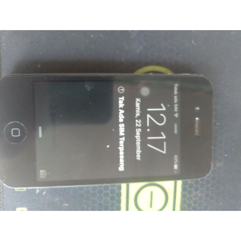 lcd iphone 4s bonus mesin nyala....
