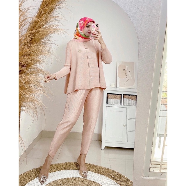 ayra pleats blouse / blouse plisket premium